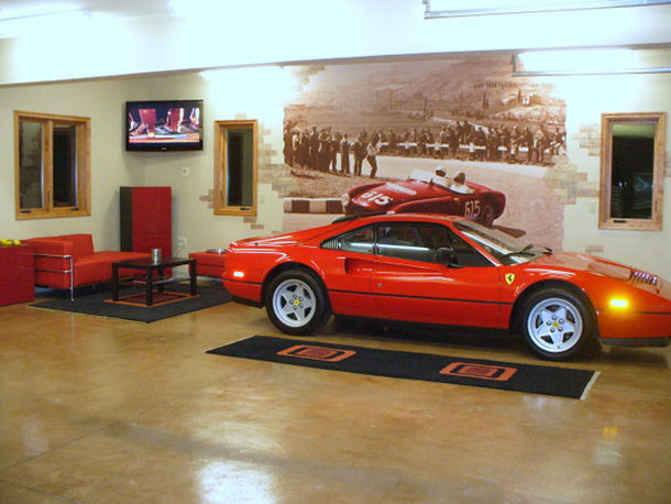 Ferrari 328 Garage